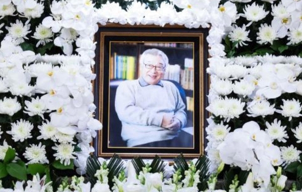 정부, 이순재 배우에 금관문화훈장 추서…"반세기 연기 인생 기린다"