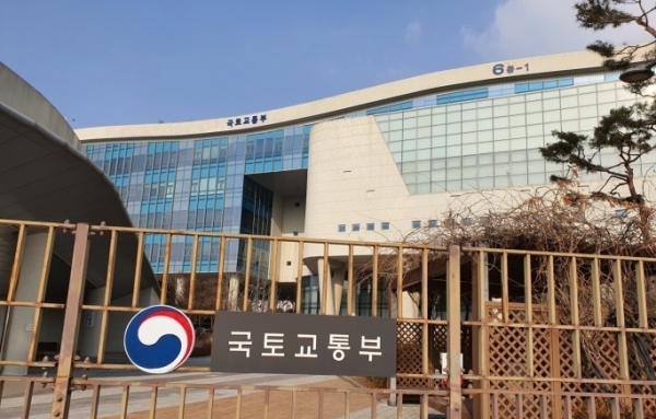 과천 경마장 주택공급 논란…국토부 "지자체와 협의 거쳤다"