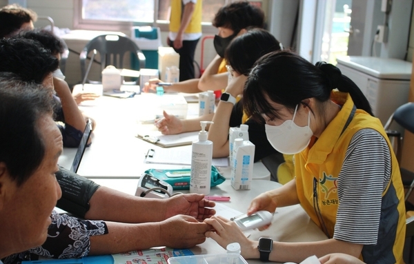 "은퇴 후 갈 곳 없던 전문인력, 농촌으로 간다"… '시니어 활력단' 출범