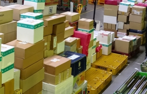 택배 빨라졌지만…응대·처우는 '숙제'