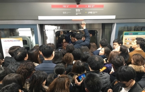 "출퇴근 혼잡 잡는다"…정부, 대중교통 활성화 총력전